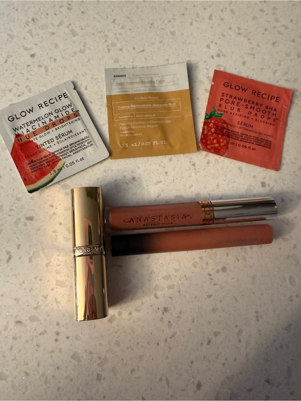 Lip stick/gloss and serum bundle
